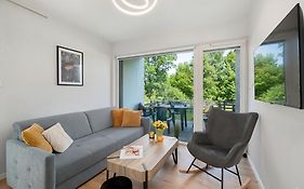 Przytulny Apartament z Ogrodem w Jeleniej Górze by Noclegi Renters